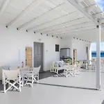 Seample Chrisi Akti (Paros)