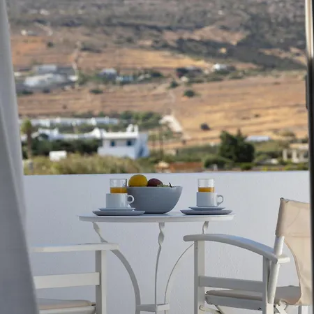 Seample Chrisi Akti (Paros)