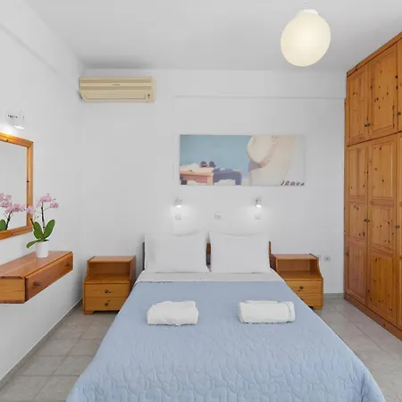 Seample 3* Chrisi Akti (Paros)