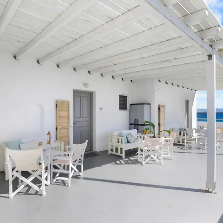 Seample Chrisi Akti (Paros)